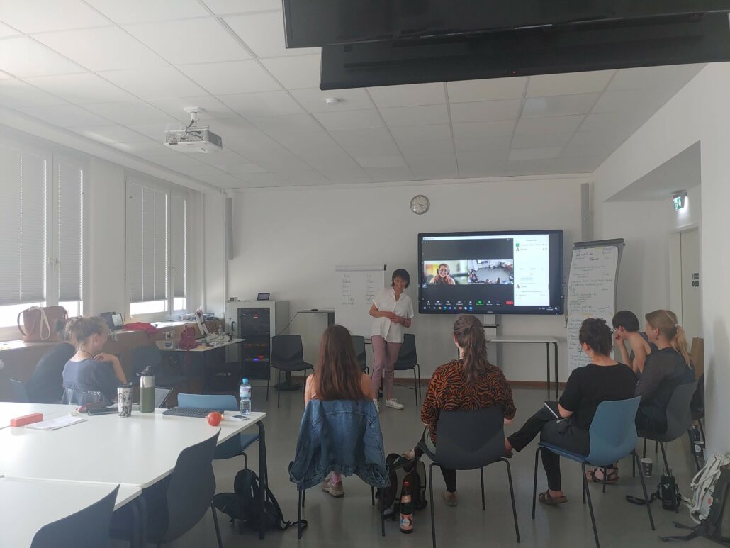 Leadership-Frauen-Kommunikation-Körpersprache-Führung-HHL Leipzig